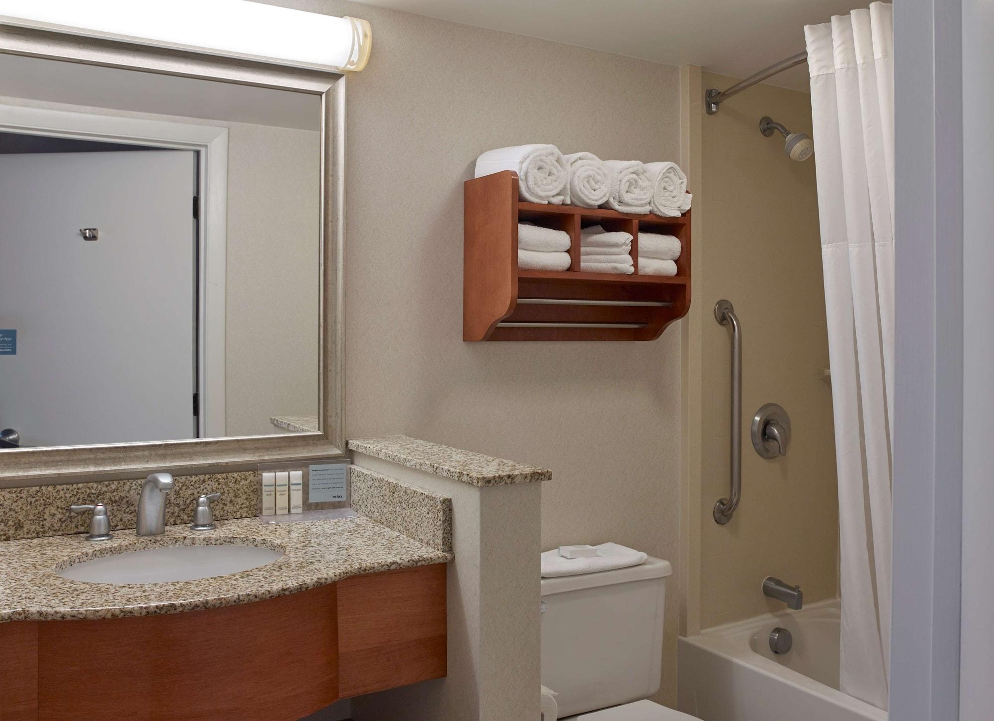 Hampton Inn Portland-Airport South Portland Extérieur photo